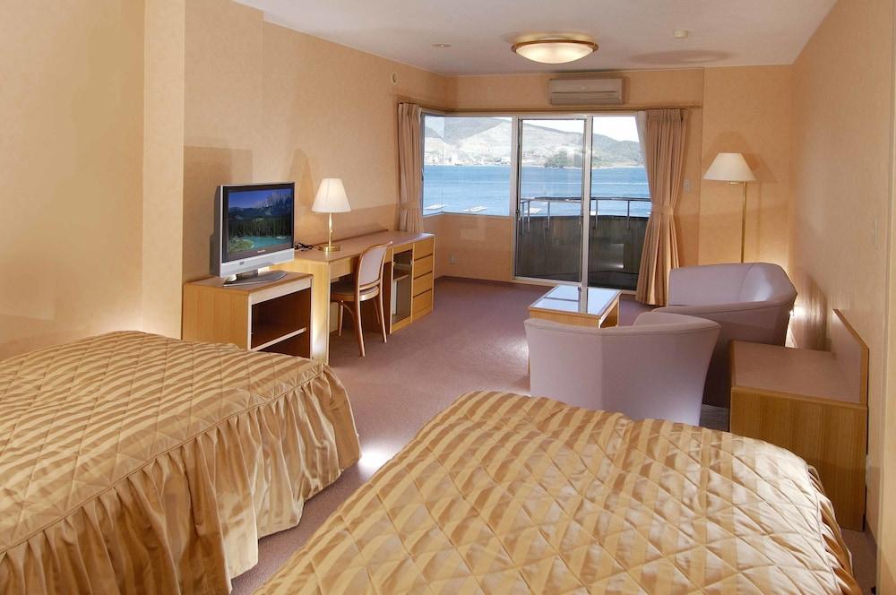 Wisterian Life Club Toba Hotel Exterior photo